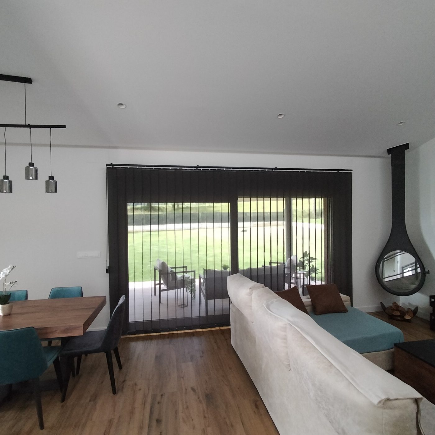 Verticales y paneles japoneses oficinas Madrid